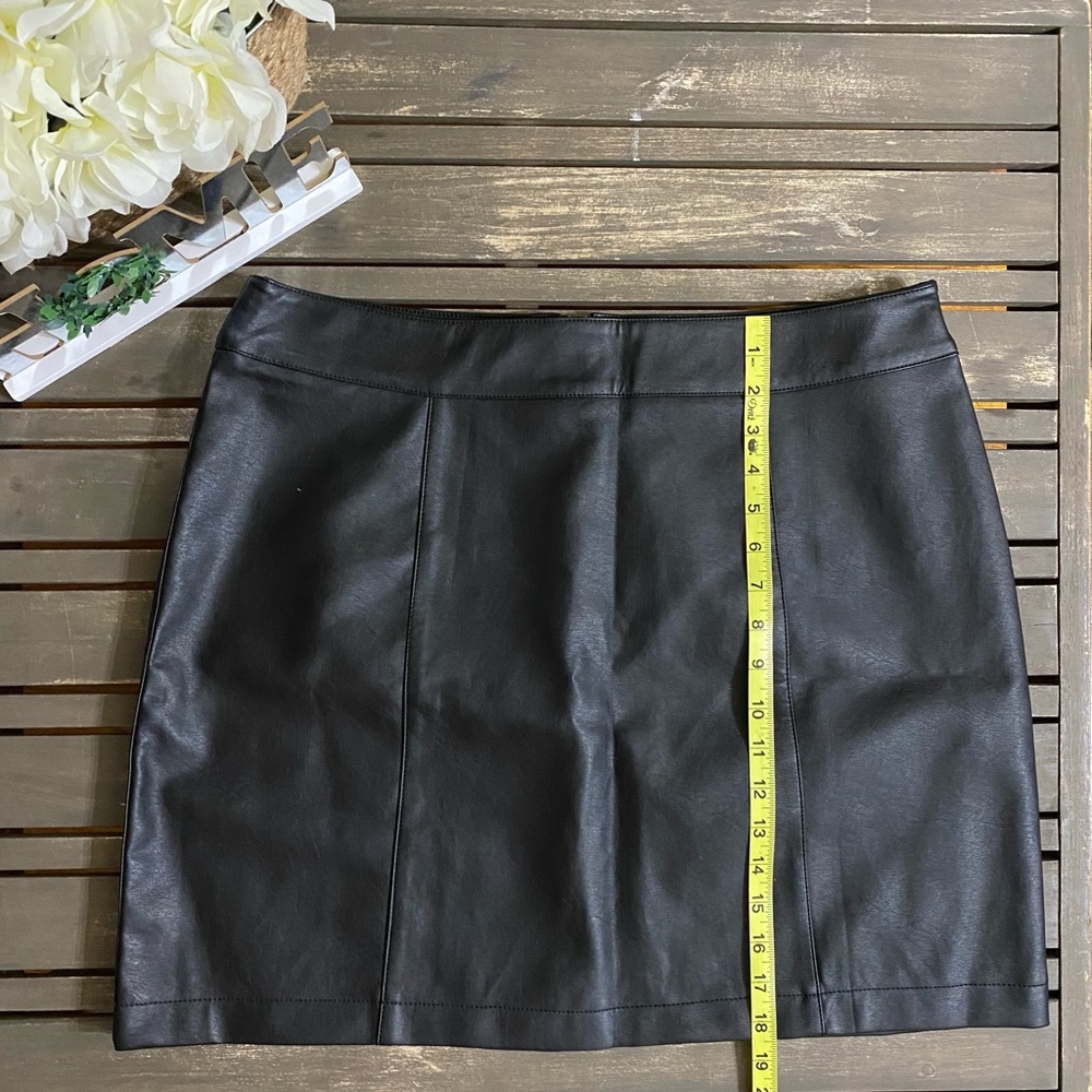 FOREVER21 FAUX LEATHER MINI SKIRT - Picture 7 of 10